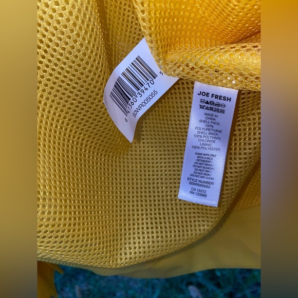 New with tags large real yellow raincoat - Picture 6 of 11